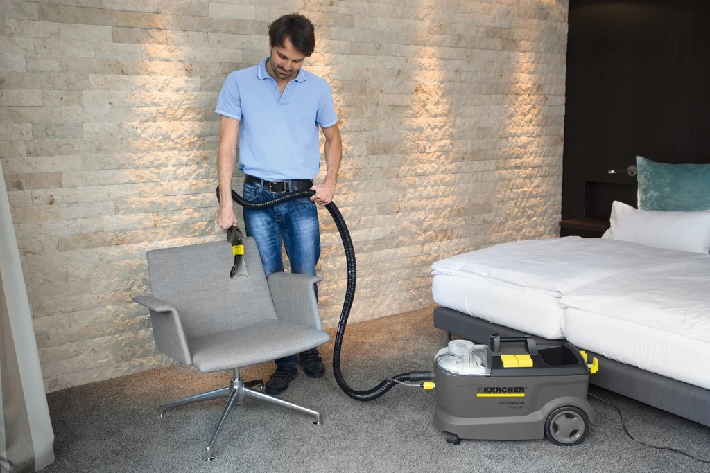 LAVADORA DE INJEÇÃO E EXTRAÇÃO KARCHER PUZZI 10/1