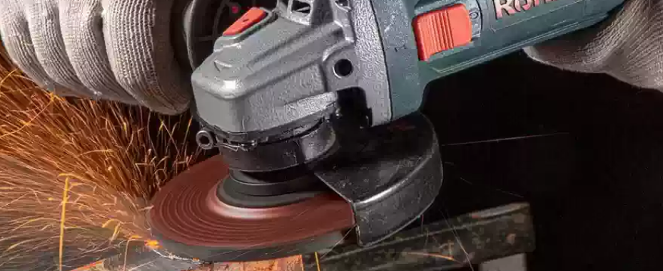 Rebarbadora elétrica I 720W-115mm-240V I modelo 3130 I RONIX